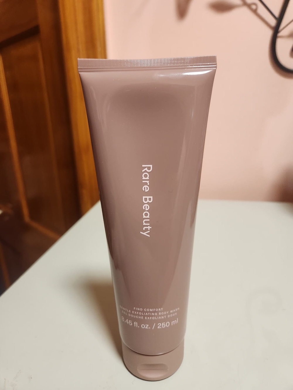 Rare Beauty Find Comfort Gentle Exfoliating Body Wash Daily Use 8.45 fl oz
